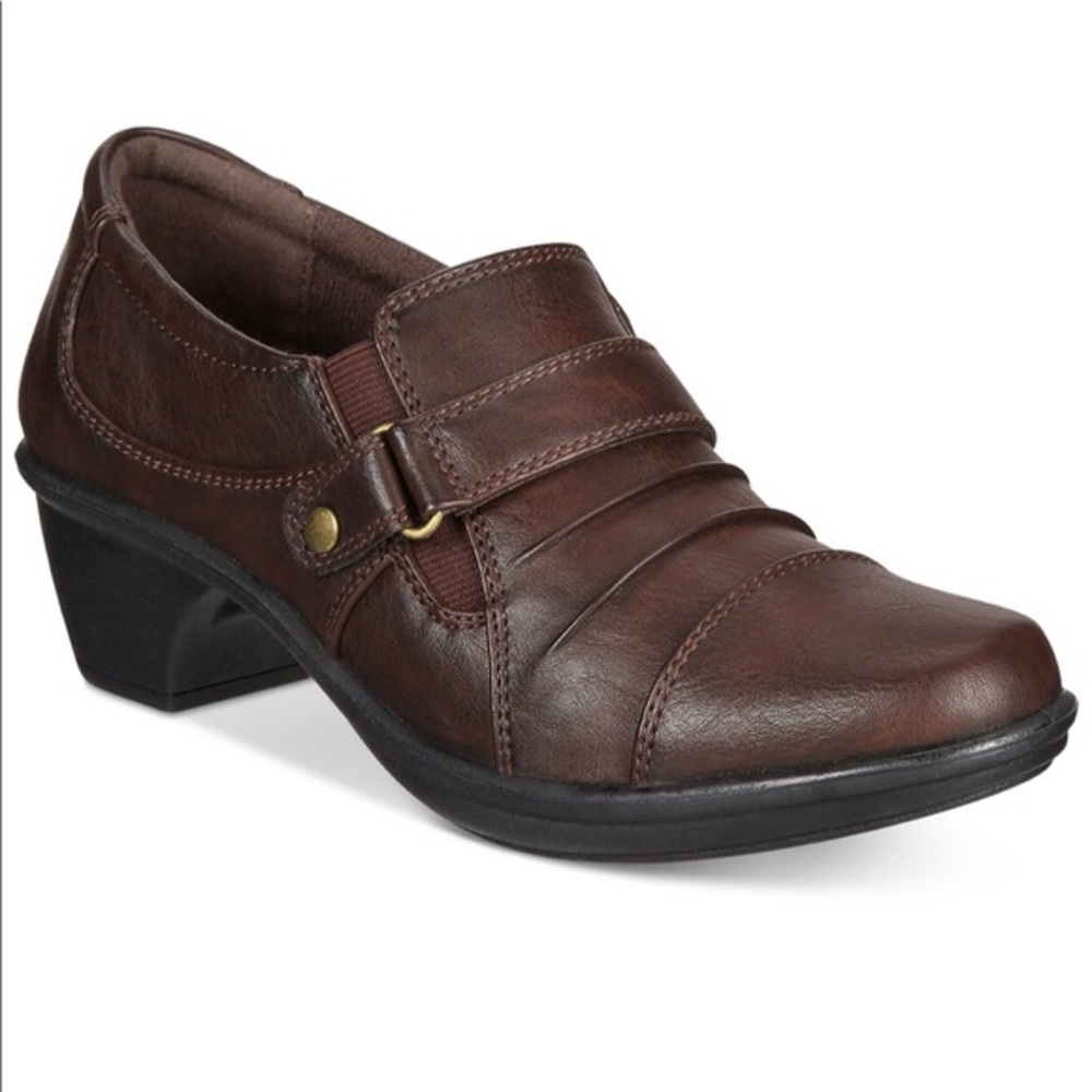 Easy Street Women’s Mika Round Toe Ankle Boots Brown